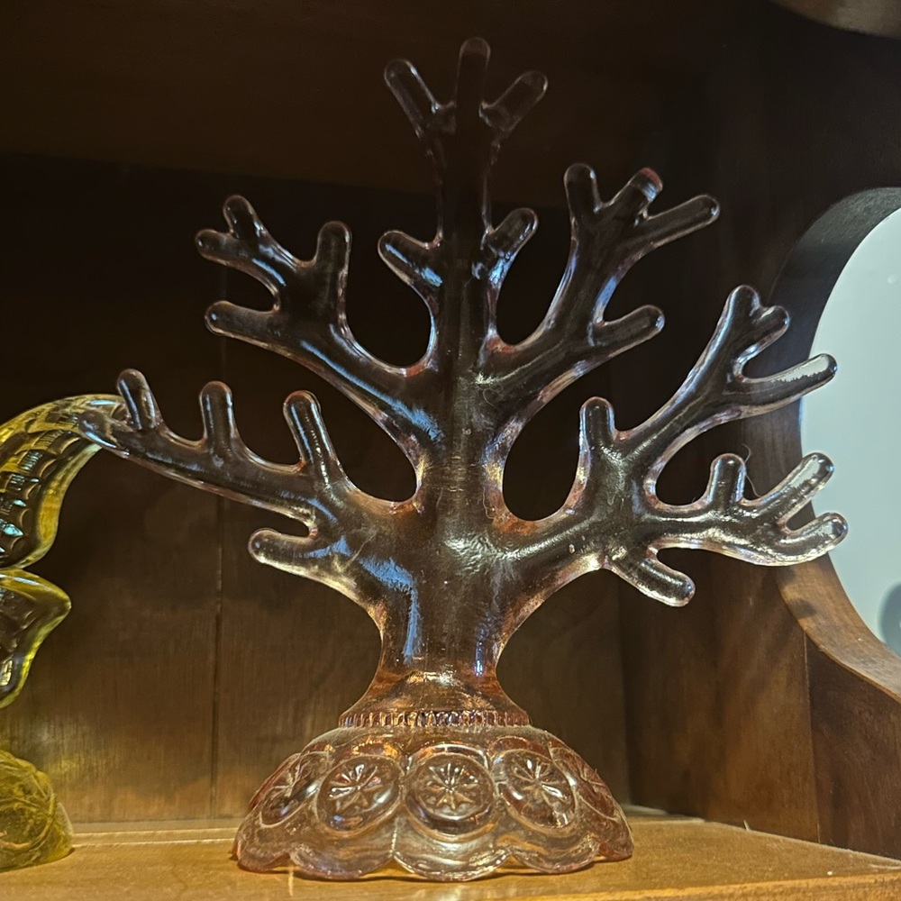 Elegant Glass Tree Sculpture - Brown